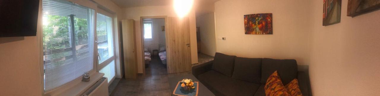 Chata Modra Vinné Buitenkant foto